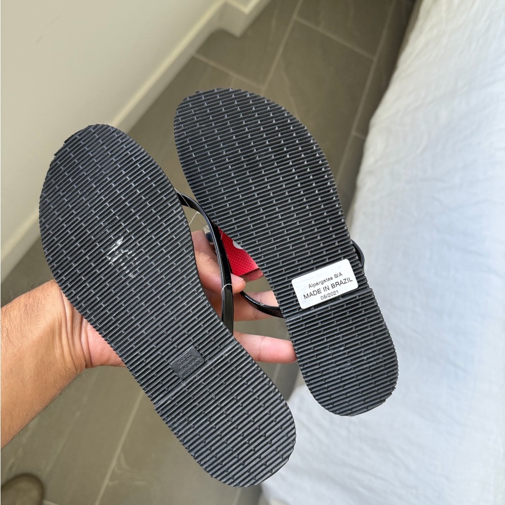 Havaianas Classic Black Sandals - Picture 2 of 4